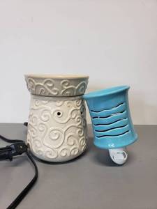 lot 452 image: Wax Warmers