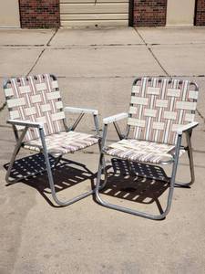 lot 460 image: Pair Vintage Webbed Aluminum Folding Chairs