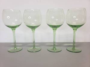 lot 469 image: (4) Elegant Green Hand Blown Glass Stemware
