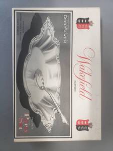 lot 472 image: Vintage Silverplate Serving Dish for Relishes, Candy or Mints