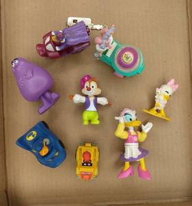 lot 75 image: Vintage Cartoon Characters