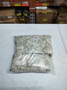 lot 2704 image: Green Floral Curtains 7Ft X 4Ft (4 Pack)