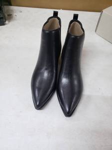 lot 5509 image: Marc Fisher Womens Size 6 Mady2 Faux Leather Pointed Toe Ankle Boots