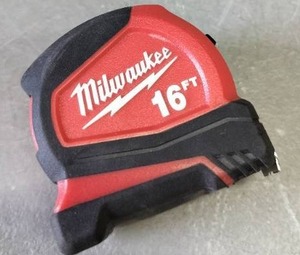 lot 1144 image: Milwaukee 16Ft Tape Measure