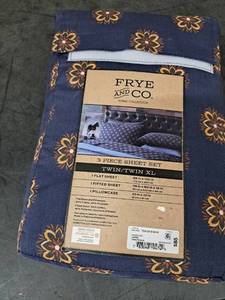 lot 4195 image: FRYEB AND CO. 3 PIECE TWIN XL