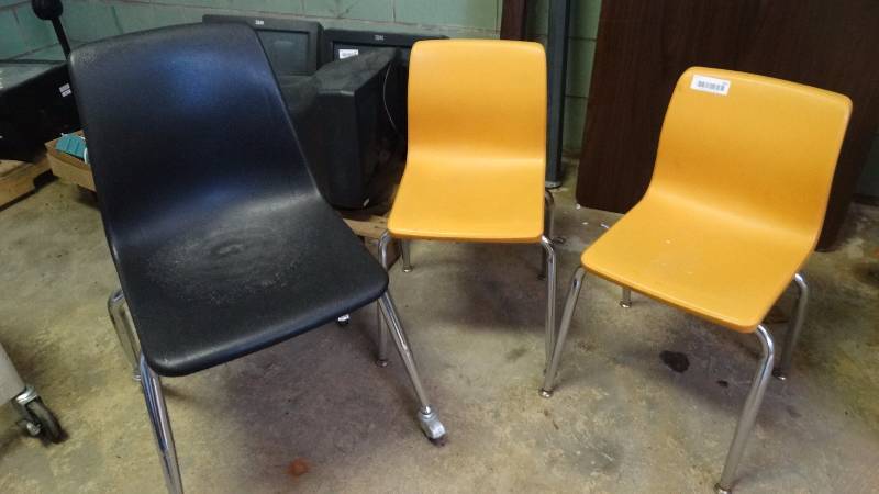 lot 342 image: 2 Small chairs & chair on wheels.