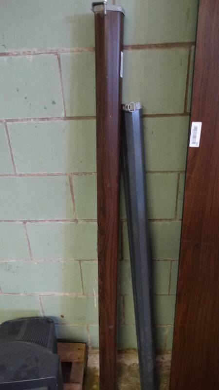 lot 344 image: 2 Projector screens.
