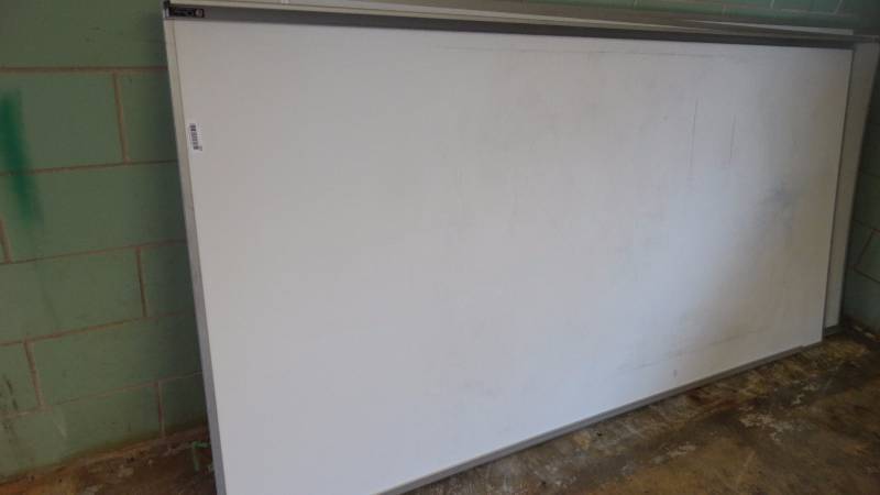 lot 355 image: Dry erase board.