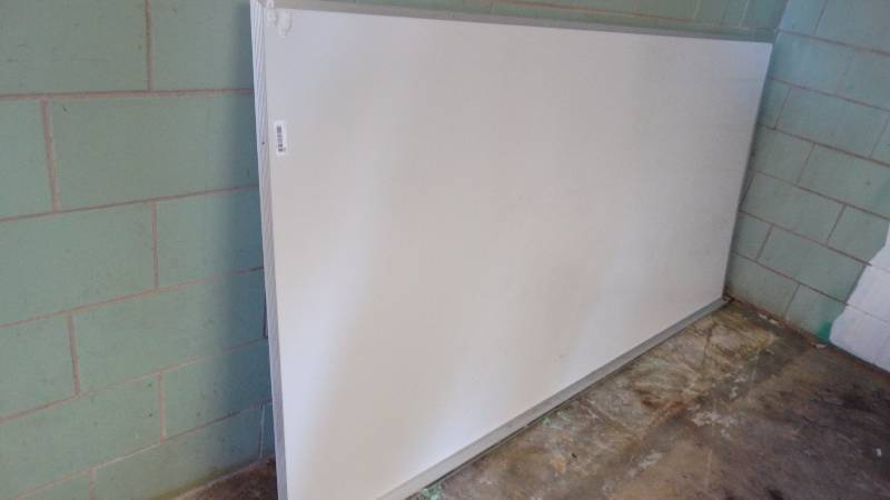 lot 357 image: Dry erase board.