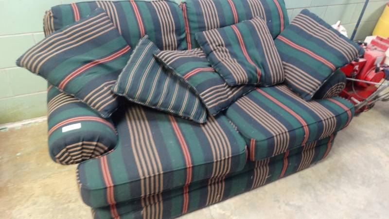 lot 387 image: 2 seater couch, wide cushions.