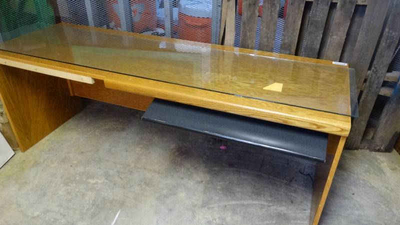 lot 400 image: Long wood desk.