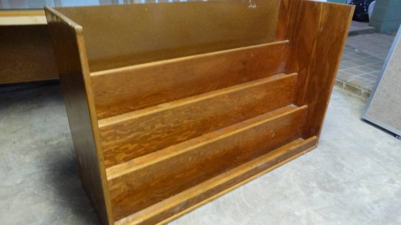 lot 403 image: Wood book shelf.