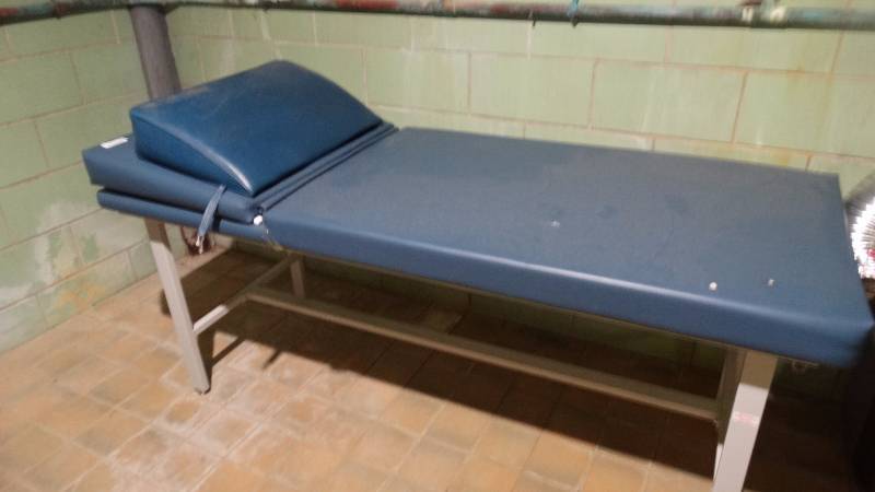 lot 409 image: Medical bed.