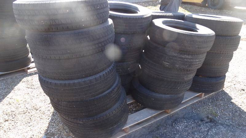 lot 432 image: Pallets of tires 22575.