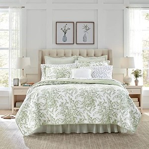 lot 52962 image: Laura Ashley - Queen Quilt Set, Reversible Cotton Bedding with Matching Shams, Lightweight Home Decor for All Seasons (Bedford GreenOff-White, Queen)