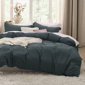 lot 53334 image: Bedsure Duvet Cover King Size - Soft Prewashed King Duvet Cover Set, 3 Pieces, 1 Duvet Cover 104x90 Inches with Zipper Closure and 2 Pillow Shams, Forest Green, Comforter Not Included
