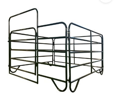 lot 827 image: Unused TMG-LSP10 5.5 x 10 Livestock Corral Panels and Gates (58 panels & 2 gates packed in one skid)