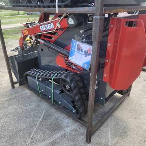 lot 5019 image: Unused 2024 Skid Steer Loader  EG360