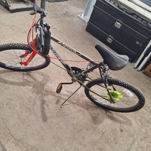 lot 7001 image: Lot Of Used Bikes