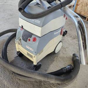 lot 6500 image: Kranzel Vac Ventos 25 Floor Cleaner