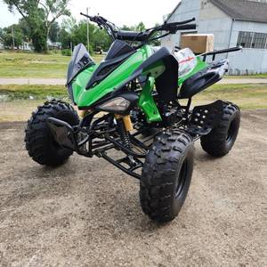 lot 541 image: New Cougar 125 Sport 3 Speed 400  4-Wheeler (Green)