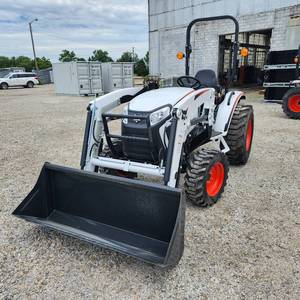 lot 10 image: NEW 2023  CT2040 Compact Tractor  Hydrostatic Transmission  1 Hour  Loader & PTO