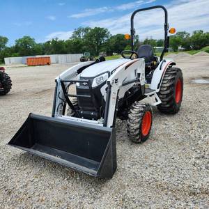 lot 11 image: NEW 2023  CT2025 Compact Tractor  Hydrostatic Transmission  1 Hour  Loader & PTO