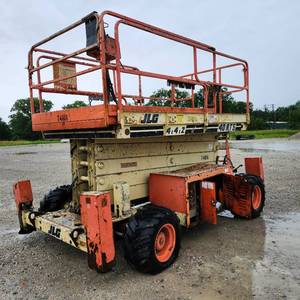 lot 538 image: 40 - RTS  JLG Scissor Lift  Year 2000  2,655 Hours