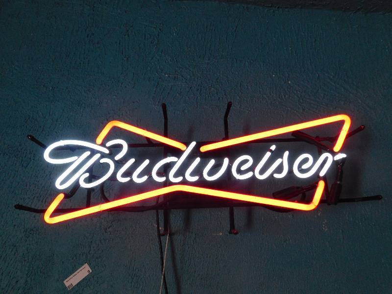 lot 9 image: Budweiser Neon Sign
