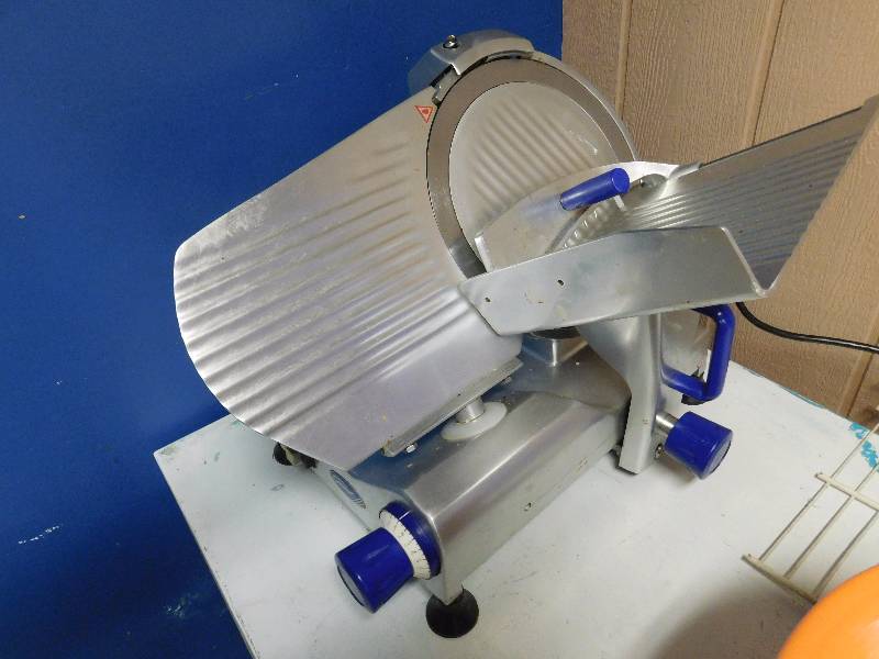 lot 10 image: General 12 Manual Slicer