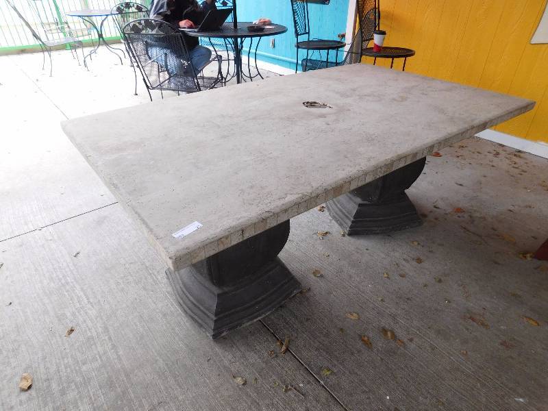 lot 23 image: Dinning Height Table