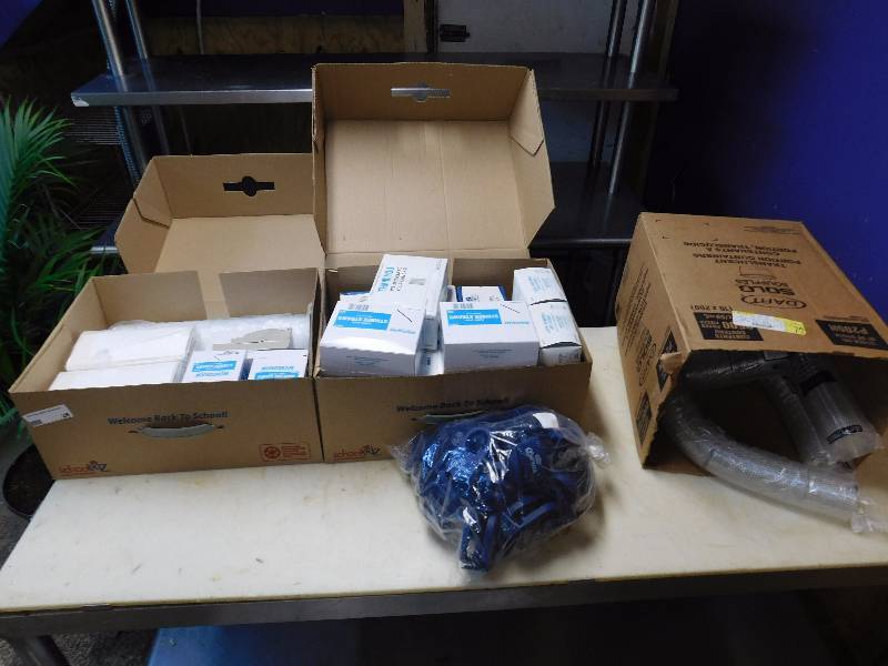 lot 28 image: Lot of Miscellaneous