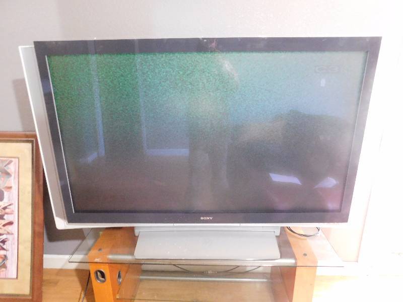 lot 30 image: Sony LCD Projection Tv