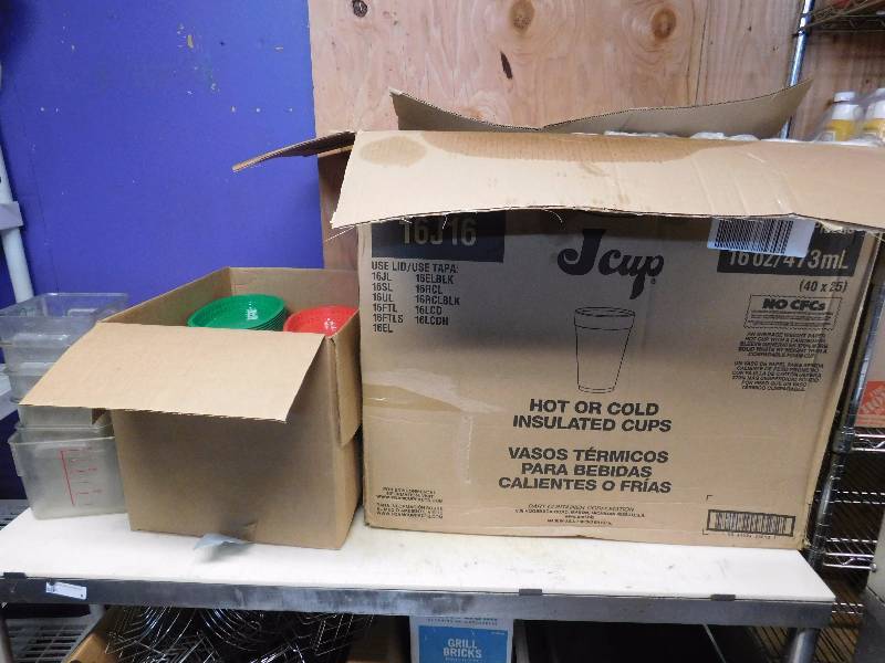 lot 218 image: Lot of Plastic Food Baskets