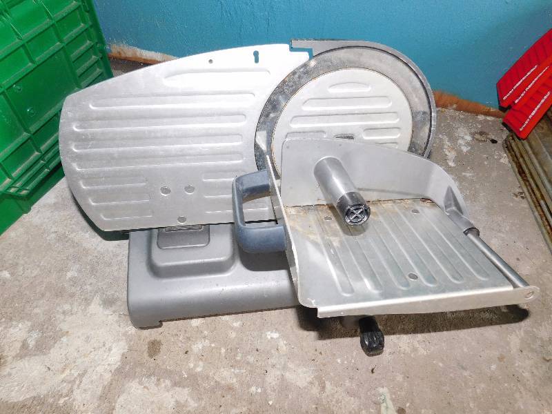 lot 229 image: Cabelas Slicer