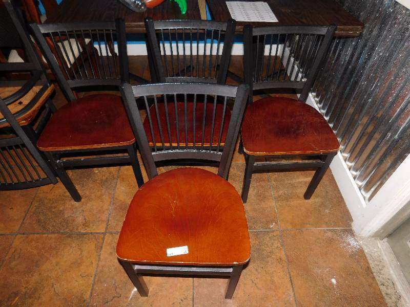 lot 16B image: Lot of 5 Chairs