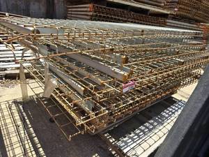 lot 31886 image: Lot Of Wire Racking