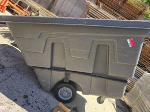 lot 31905 image: Continental Industrial Trash Bin