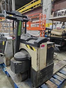 lot 27938 image: Crown Model 40GPW-4-14 24V Pallet Jack  RUNS