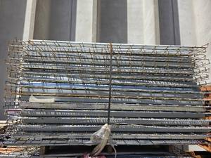 lot 31920 image: Lot Of Wire Racking