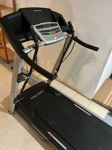 lot 711 image: Treadmill Exerciser-Pro-Form Crosswalk 395
