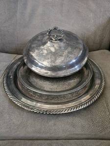 lot 4375 image: Silver Serving platter, pie dish and lid