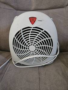 lot 4376 image: Fan Forced Heater