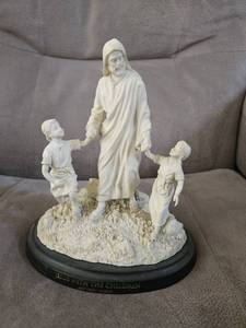 lot 4381 image: Jesus with the Children Figurine