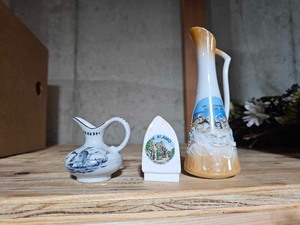 lot 4291 image: Lot Vintage Vases