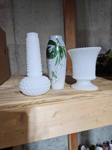 lot 4303 image: Vintage Porcelain Vases & Pitchers
