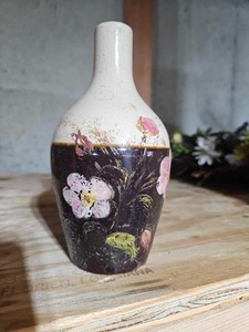 lot 4288 image: Handpainted Vase