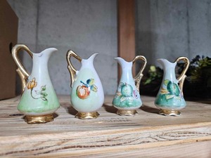 lot 4301 image: Vintage Set of 4 Miniature Glass Pitchers