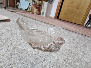 lot 4305 image: Vintage Glass Candy Dish