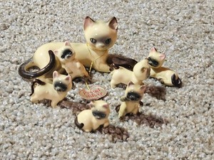 lot 4306 image: Vintage Siamse Cats Figurine Lot